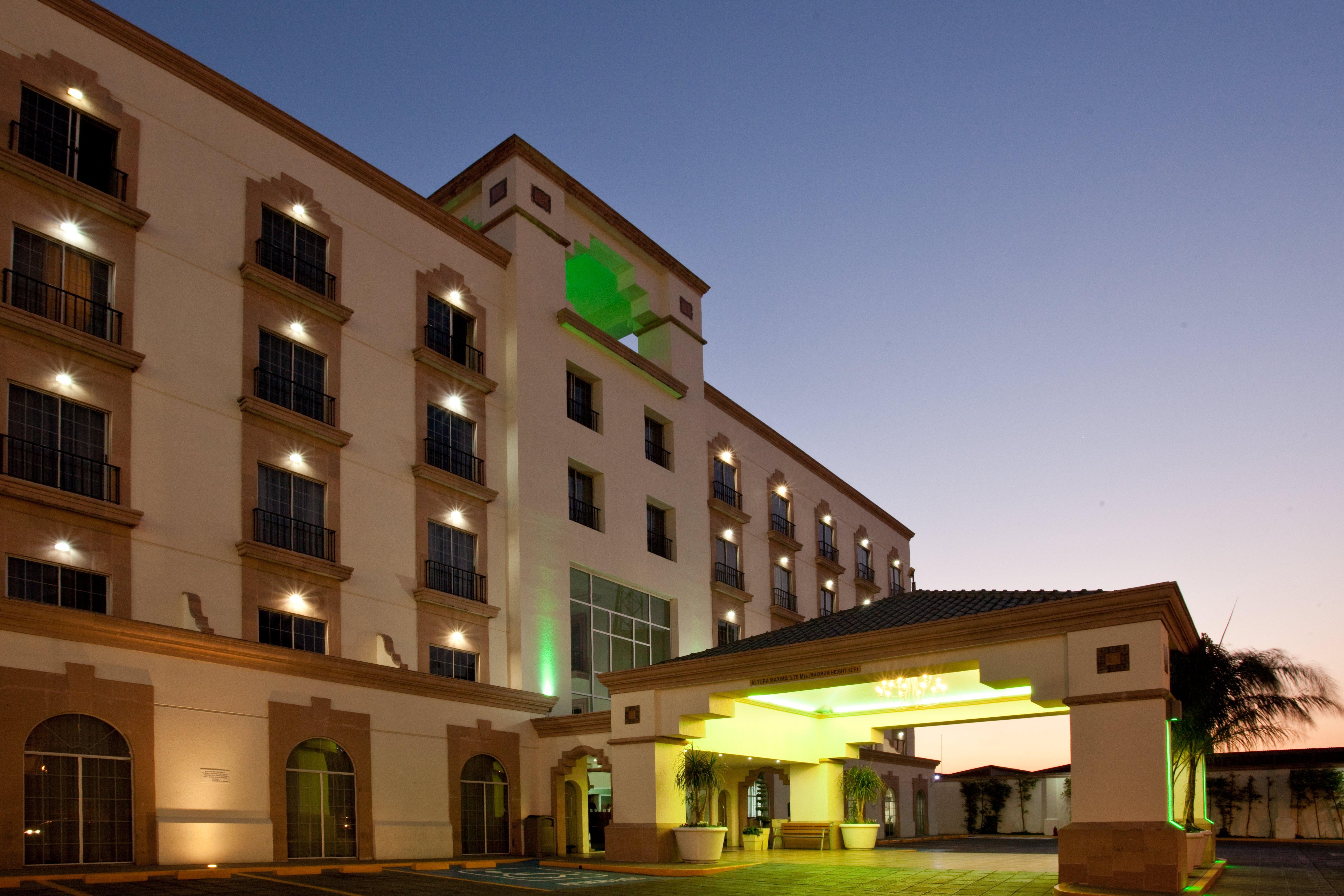 Holiday Inn Leon, An Ihg Hotel Exterior photo